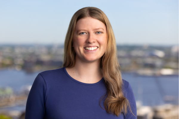 Ella Larson headshot