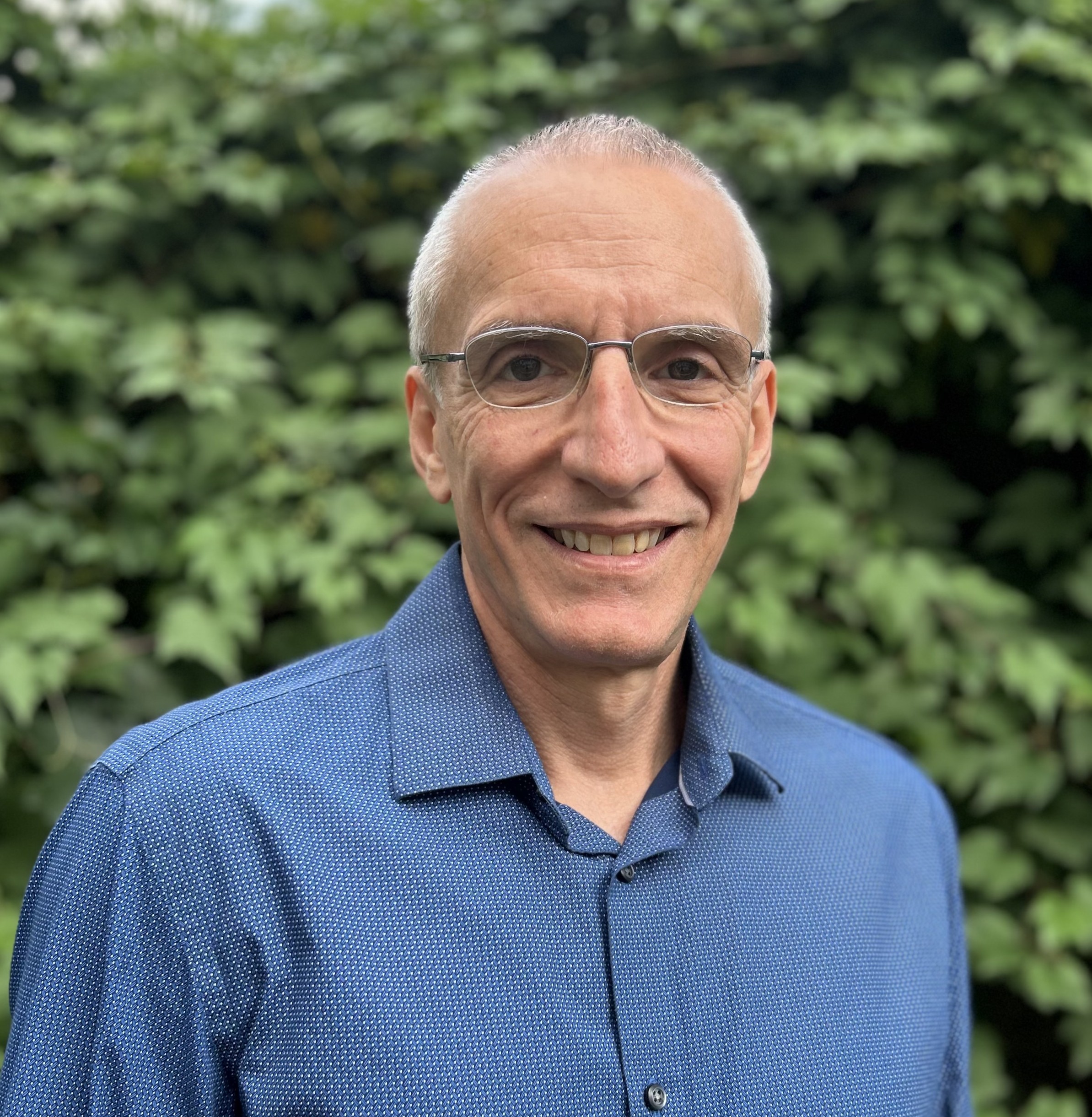 Chris Savos Headshot 