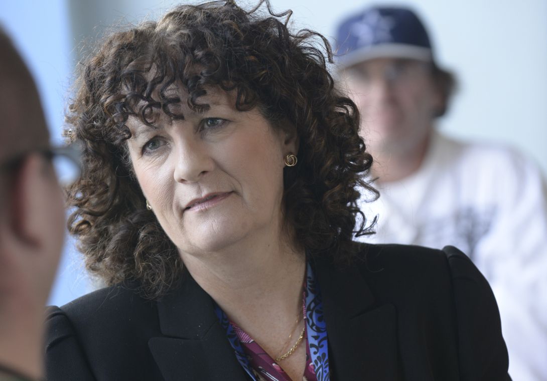 Lyndia Downie Headshot