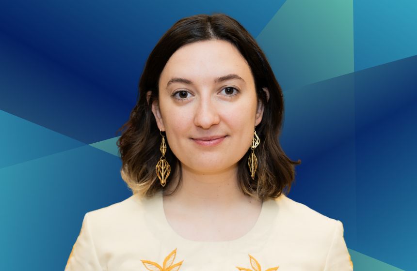 Toni Tiemann Headshot